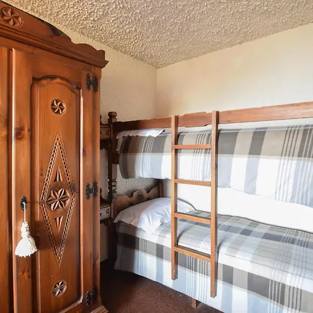 Apartment 1 Bedroom Lovely In *