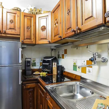 Apartment 1 Bedroom Lovely In *