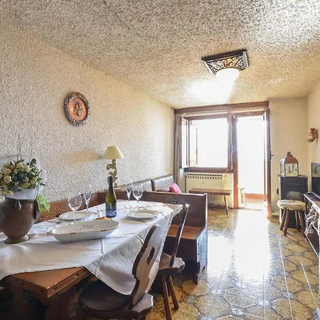 1 Bedroom Lovely In Apartment *